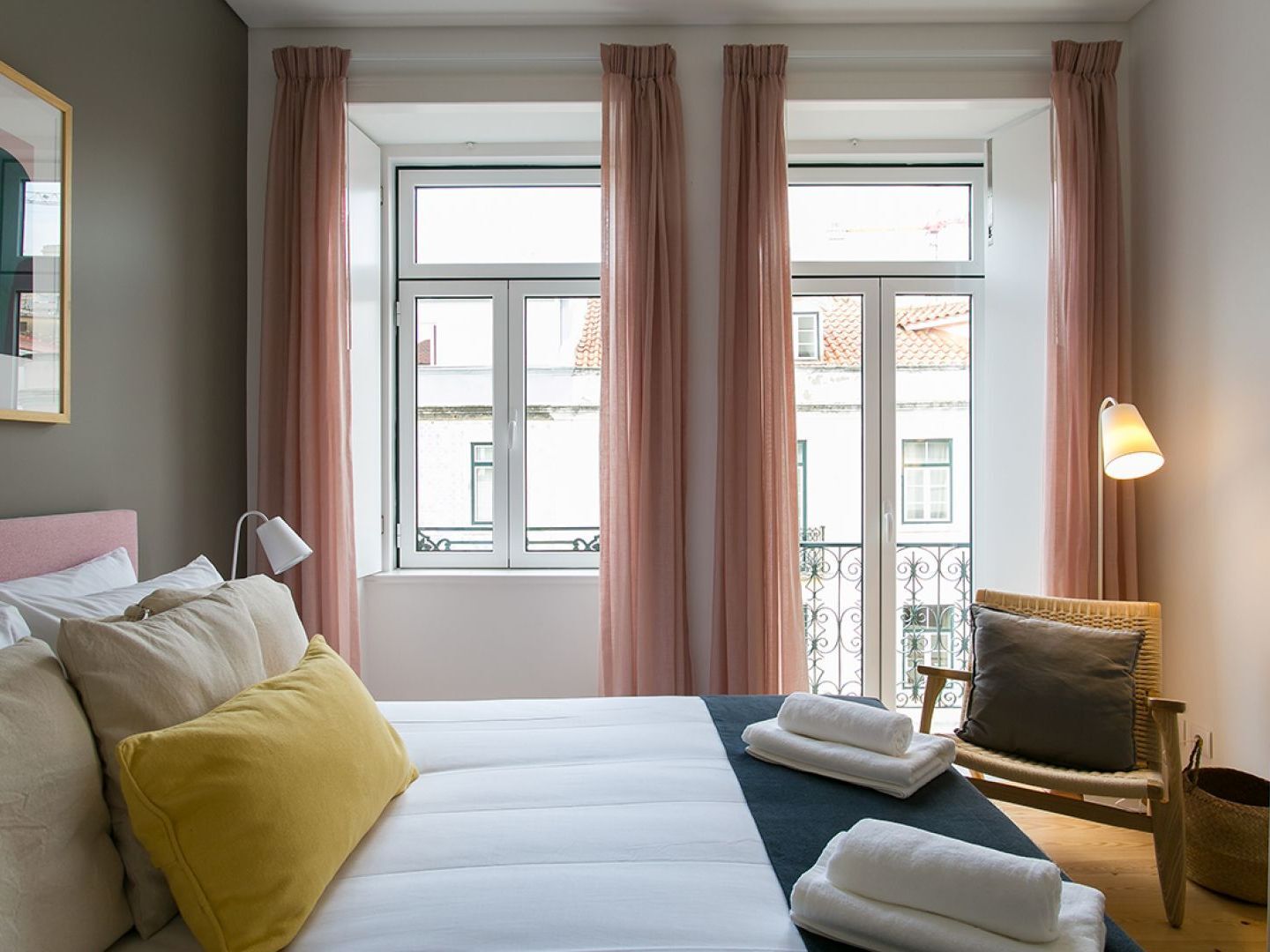 Altido Elegant City Deluxe Apartment & Altido Luxurious 3-Bedroom Apt With Terrace In Intendente ลิสบอน ภายนอก รูปภาพ